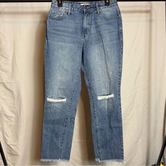 Woman’s distressed jeans size 7 - Picture 1 of 7